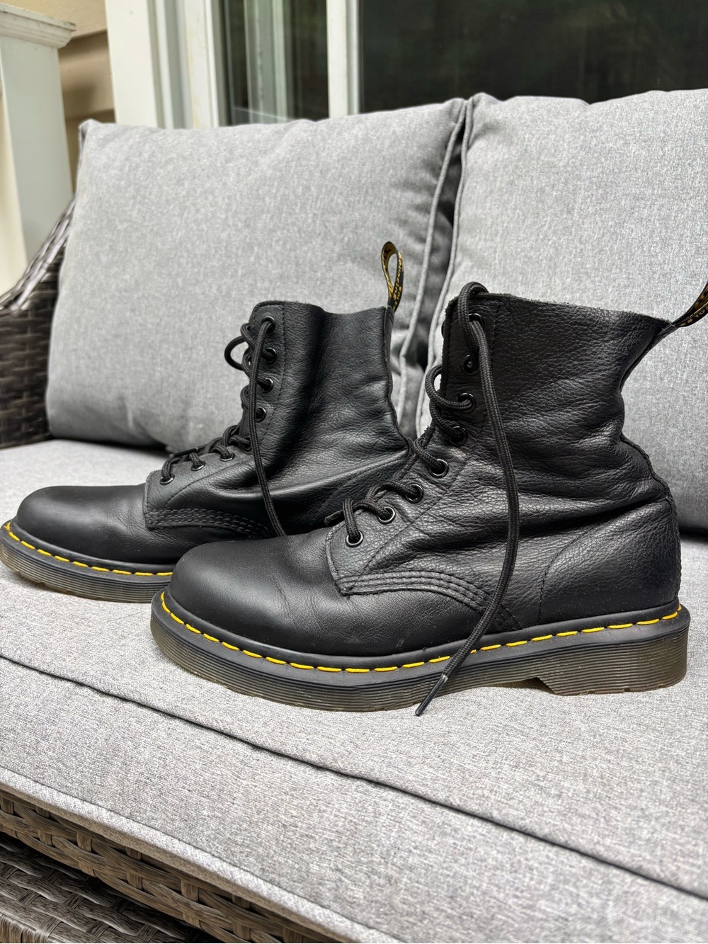 Dr. Martens Original Black Leather 8-Eye Combat Boots EUC